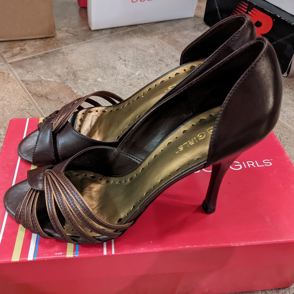 Stunning BCBG heels women size 7 in metallic mahogany bronze brown